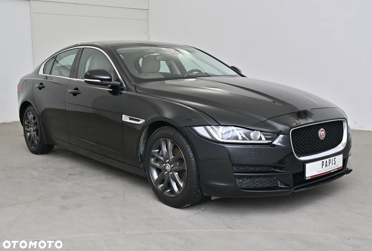 Jaguar XE 2.0 D Prestige - 10