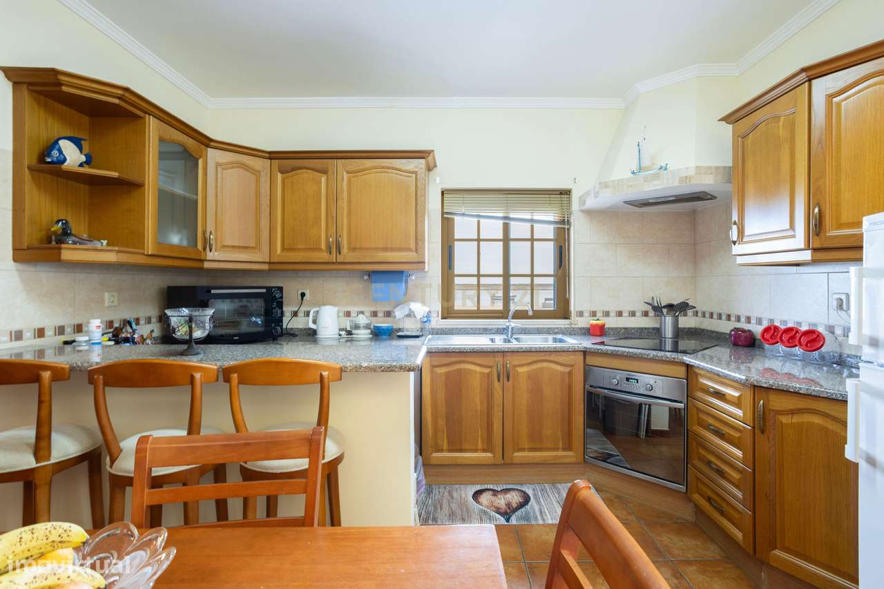 Moradia Tradicional T2 na Primeira Linha da Ria — Santa Luzia, Capital-9