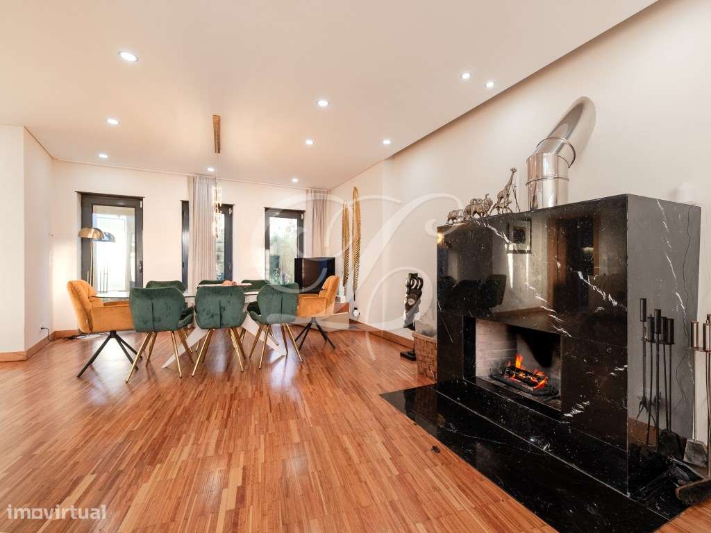 Moradia T4+1 com piscina, jardim relvado e área de barbecue | Cascais-19