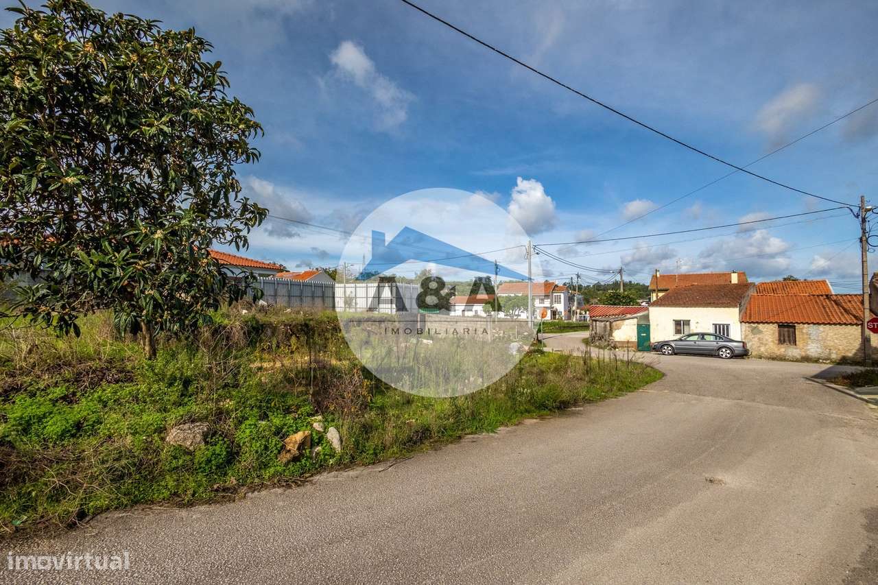 Terreno com Projeto Aprovado para 3 Casas em Leiria! - Grande imagem: 4/27