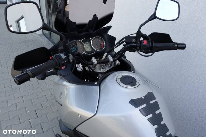 Suzuki V-STROM - 8