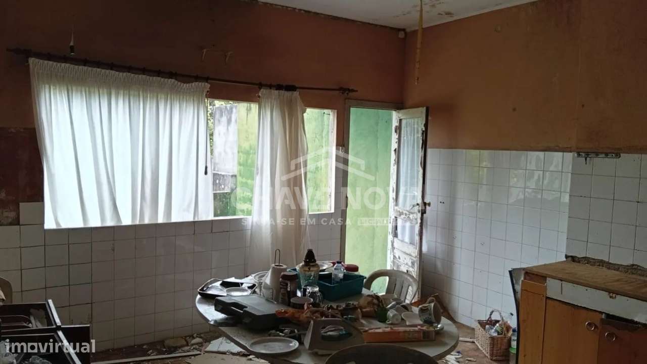 Moradia Isolada p/Recuperar em Valadares-16