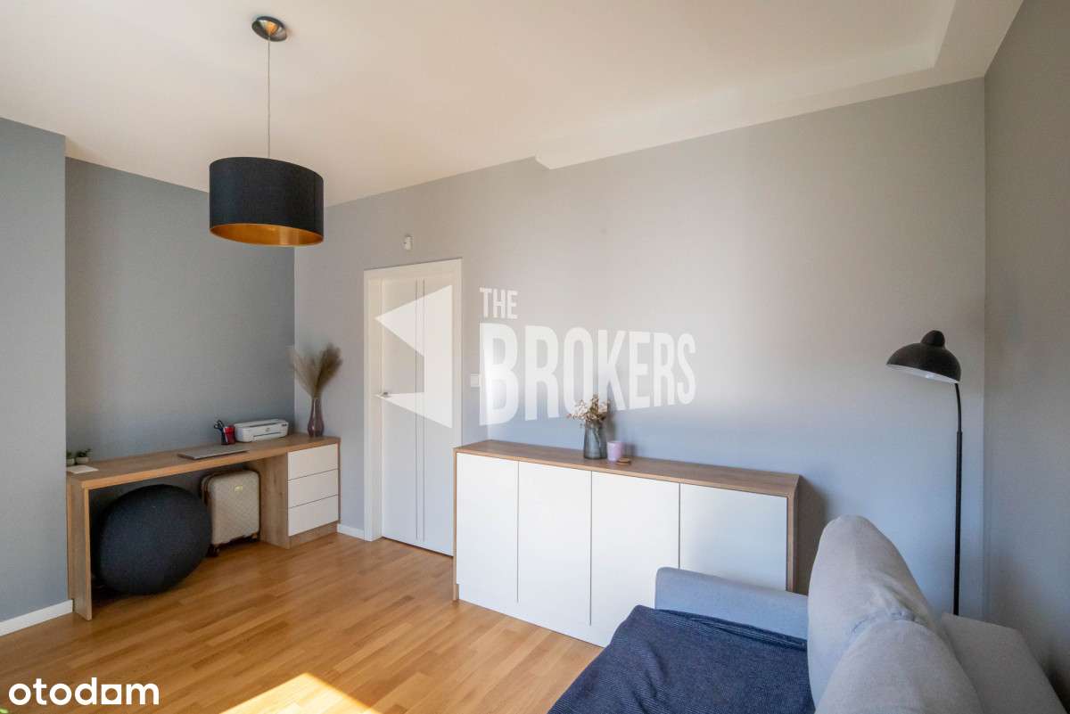 Pięknie wykończony segment z ogrodem i garażem.-9