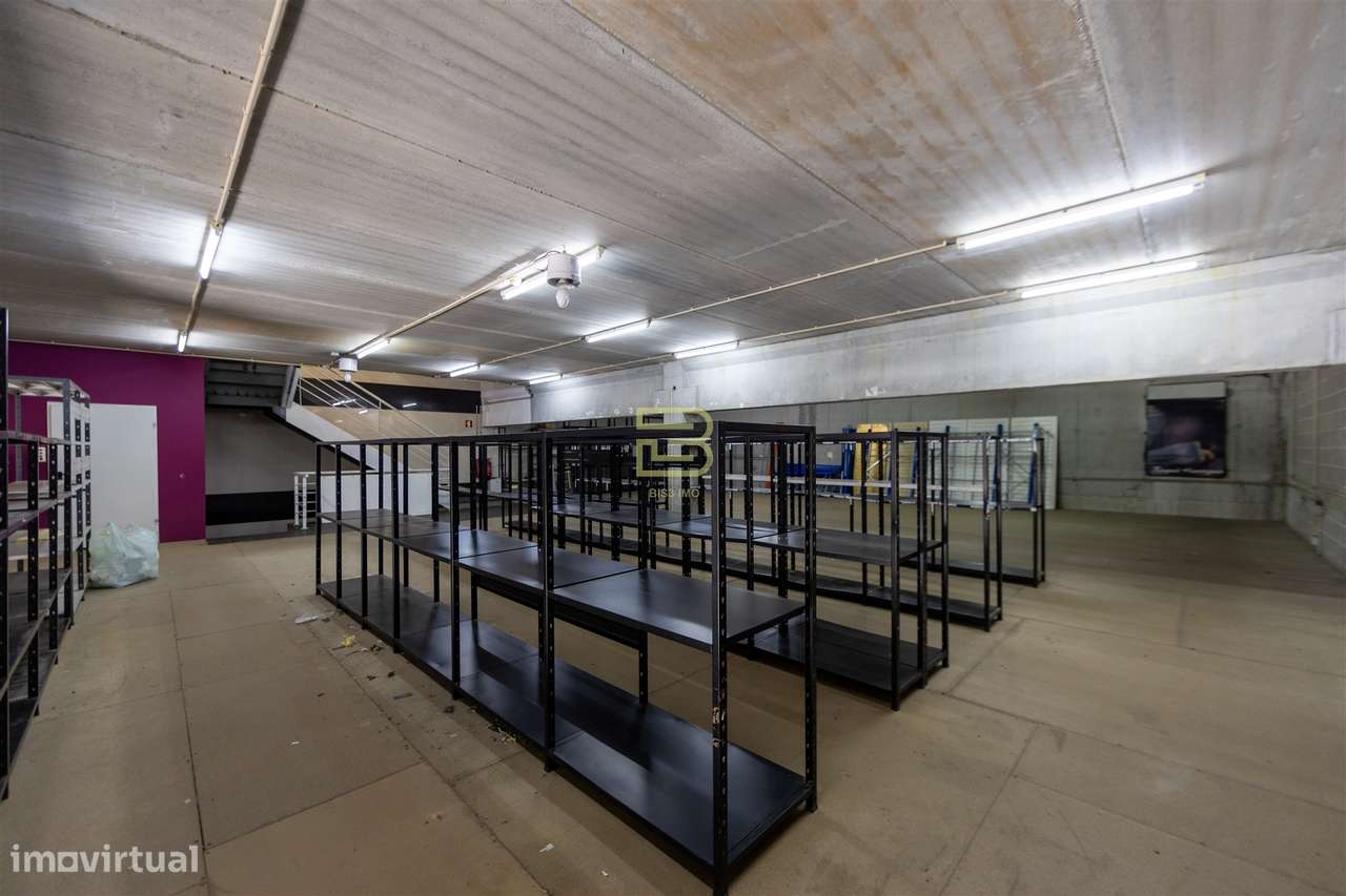 ARMAZÉM com 374m², para VENDA, na ZONA INDUSTRIAL de ERMESINDE - Grande imagem: 4/22