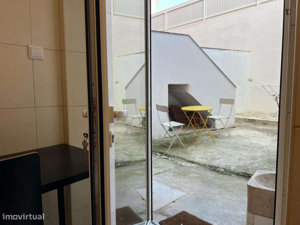 Quarto - localizado em Olaias Lisbon - Grande imagem: 5/7