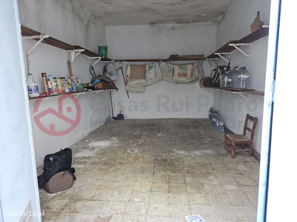 Garagem com água e luz, Feijó - Grande imagem: 4/6