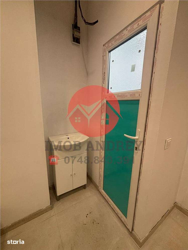 Spatiu de închiriat – Ultracentral, parter, vitrina mare, trafic inten - Imagine principală: 4/5