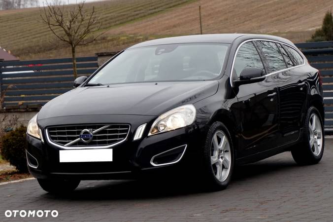 Volvo V60 D3 Geartronic Kinetic - 1