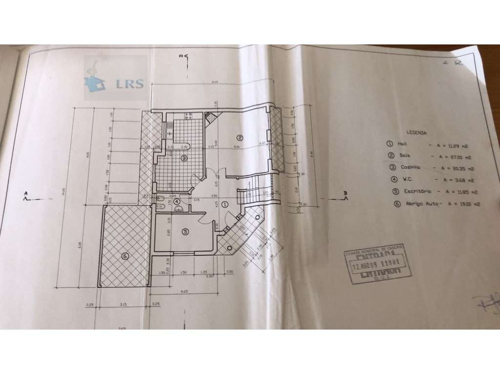 Moradia em Alcoitão - Excelente Oportunidade

Situada numa zona r...-42