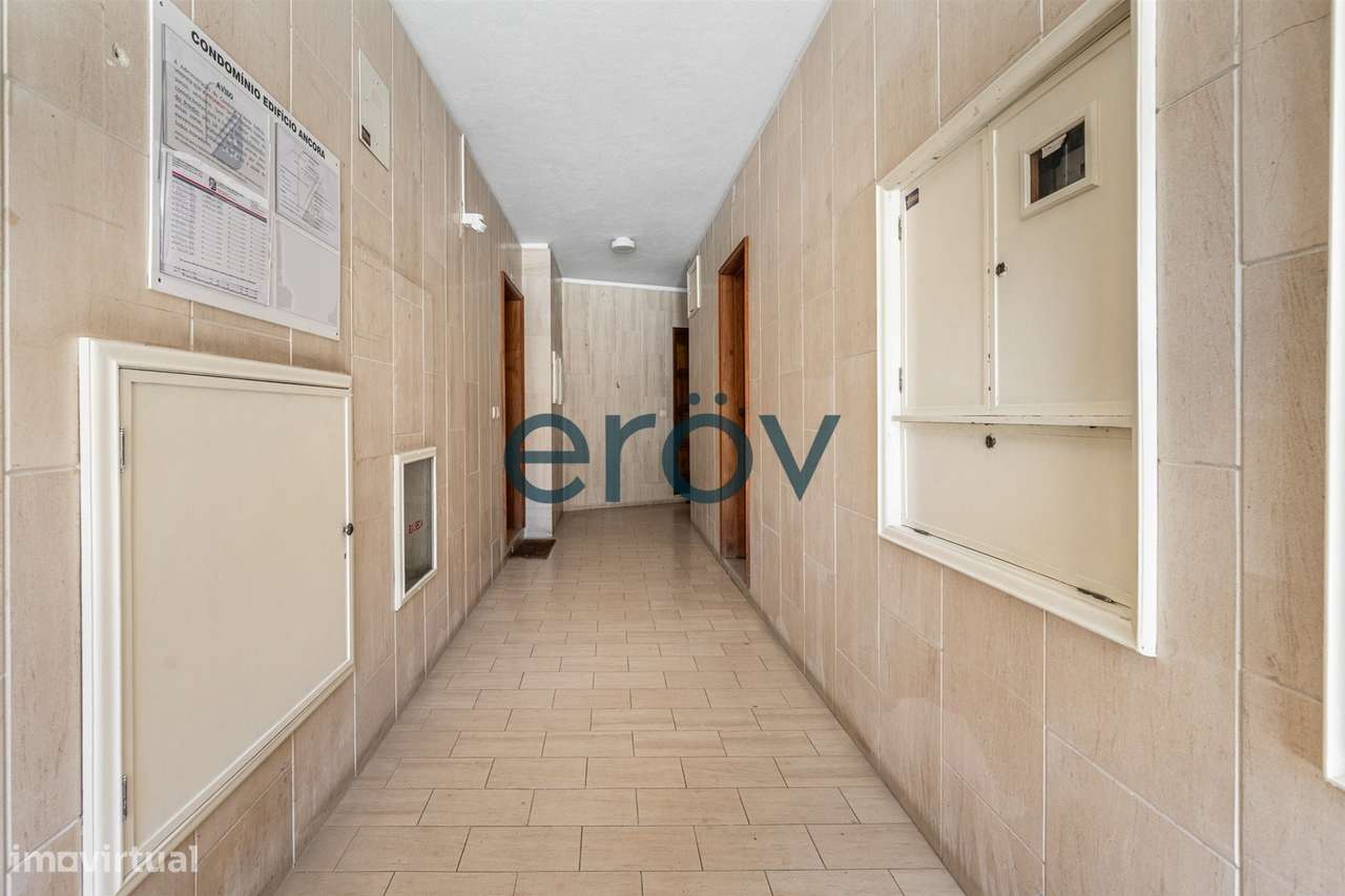 Apartamento T1 com Lugar de Garagem a 500 Metros da Praia – Póvoa de V-19