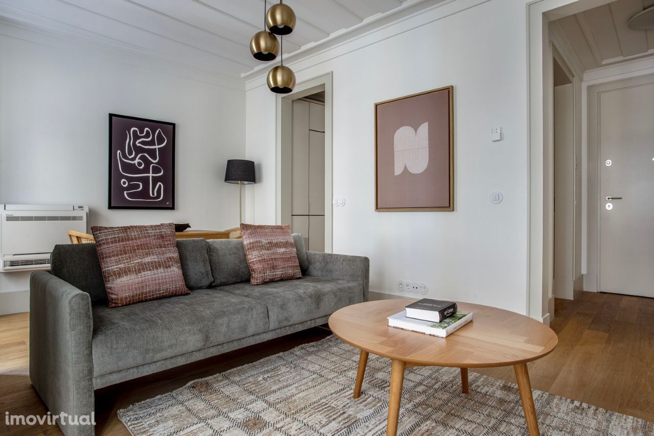 Furnished Apartment in Baixa