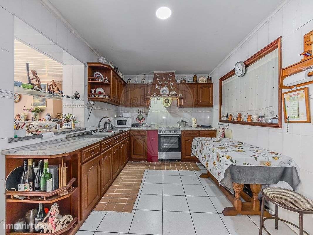 Moradia T4 para venda-16