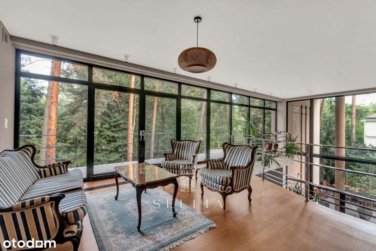 Luksusowa rezydencja z basenem w Strefie A-8