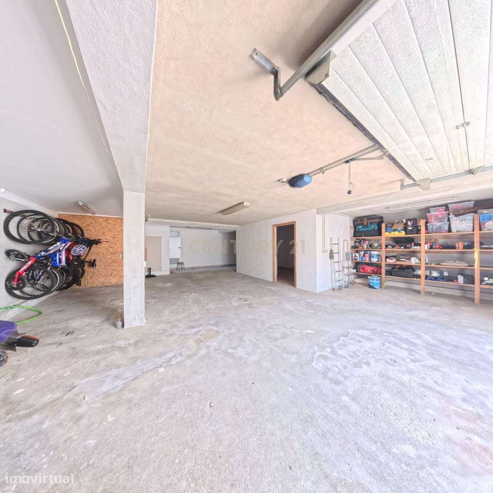 Moradia T4 em Esposende com Jardim e Garagem-27