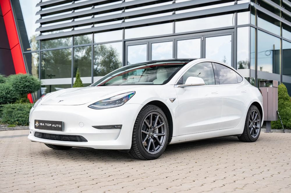 Tesla Model 3 Langstreckenbatterie Allradantrieb Dual Motor 2020