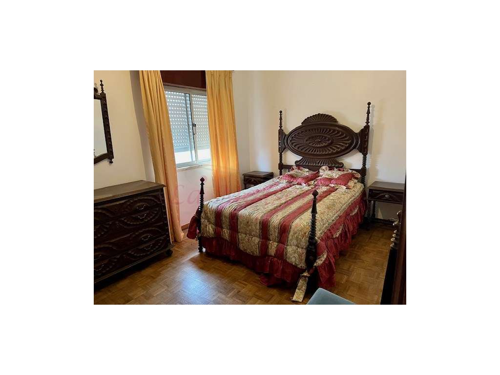 Moradia V5 Duplex em Famões-24