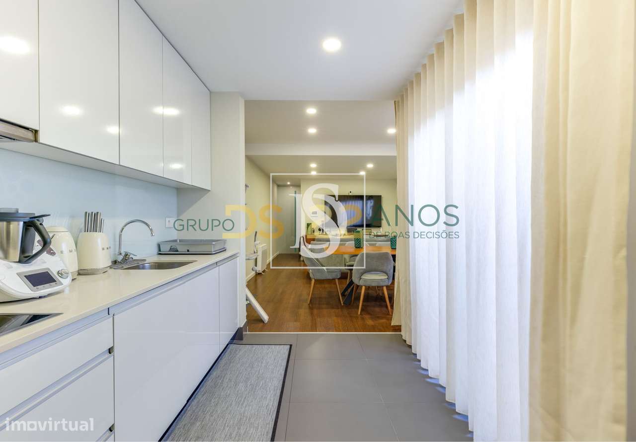 Moradia de construção moderna, situada na 3. ª linha de praia na Póvoa-10