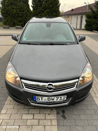 Opel Astra 1.6 150 Jahre - 7