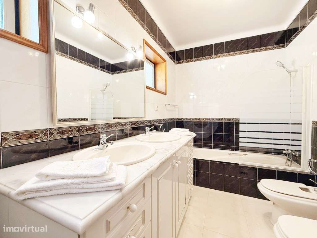 Moradia T4 com Piscina e 2 106m2 de Terreno em Caminha - Espaço e P...-31