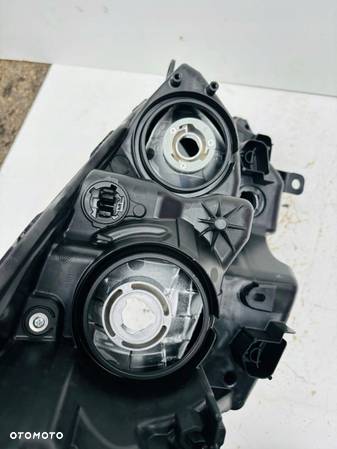 LAMPA PRAWA REFLEKTOR PRAWY TOYOTA AYGO X ZWYKŁA  LED DZIENNY IDEAŁ EUROPA - 11