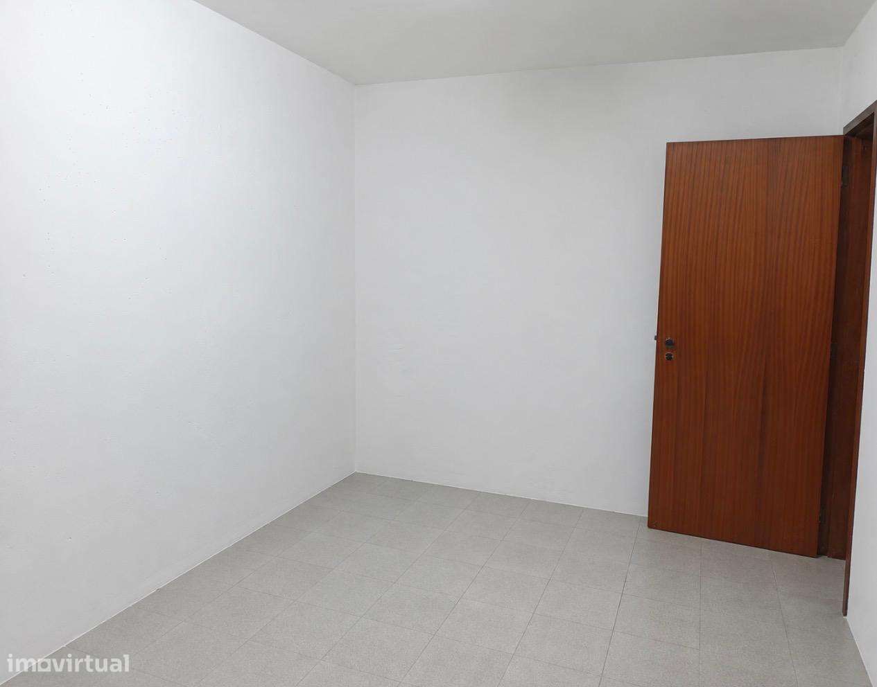 RESERVADA - BOX FECHADA 56 m² - 3 VIATURAS-5