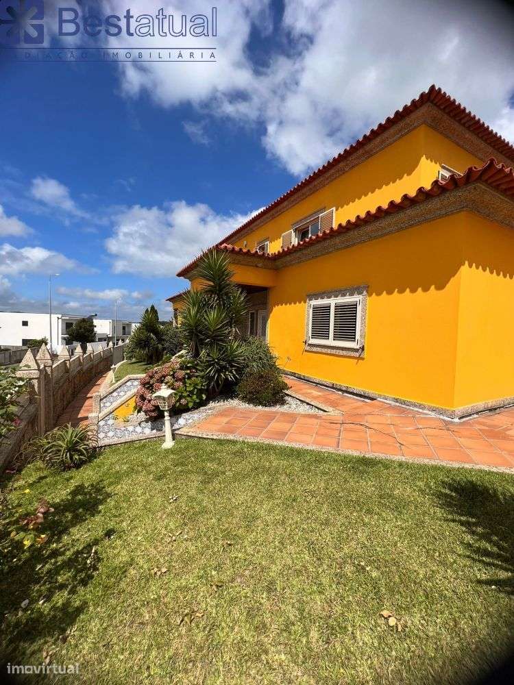 Moradia T4 - 4 Suites - Possib. Permuta - Ribeirão-13