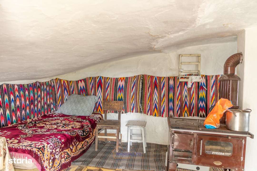 Casa din chirpici, bucatarie de vara si 1.34 ha de teren, Ardeoani-6