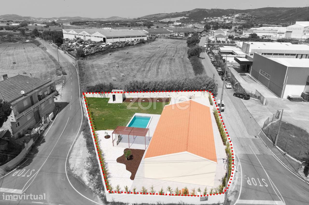 Moradia Térrea T4 com Piscina e Jardim em Sabugo - Sintra - Grande imagem: 4/36