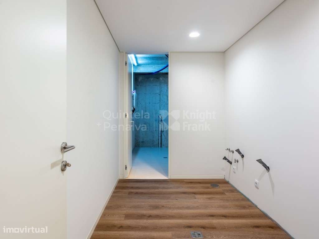 Moradia T7 com jardim e piscina na Verdizela-30