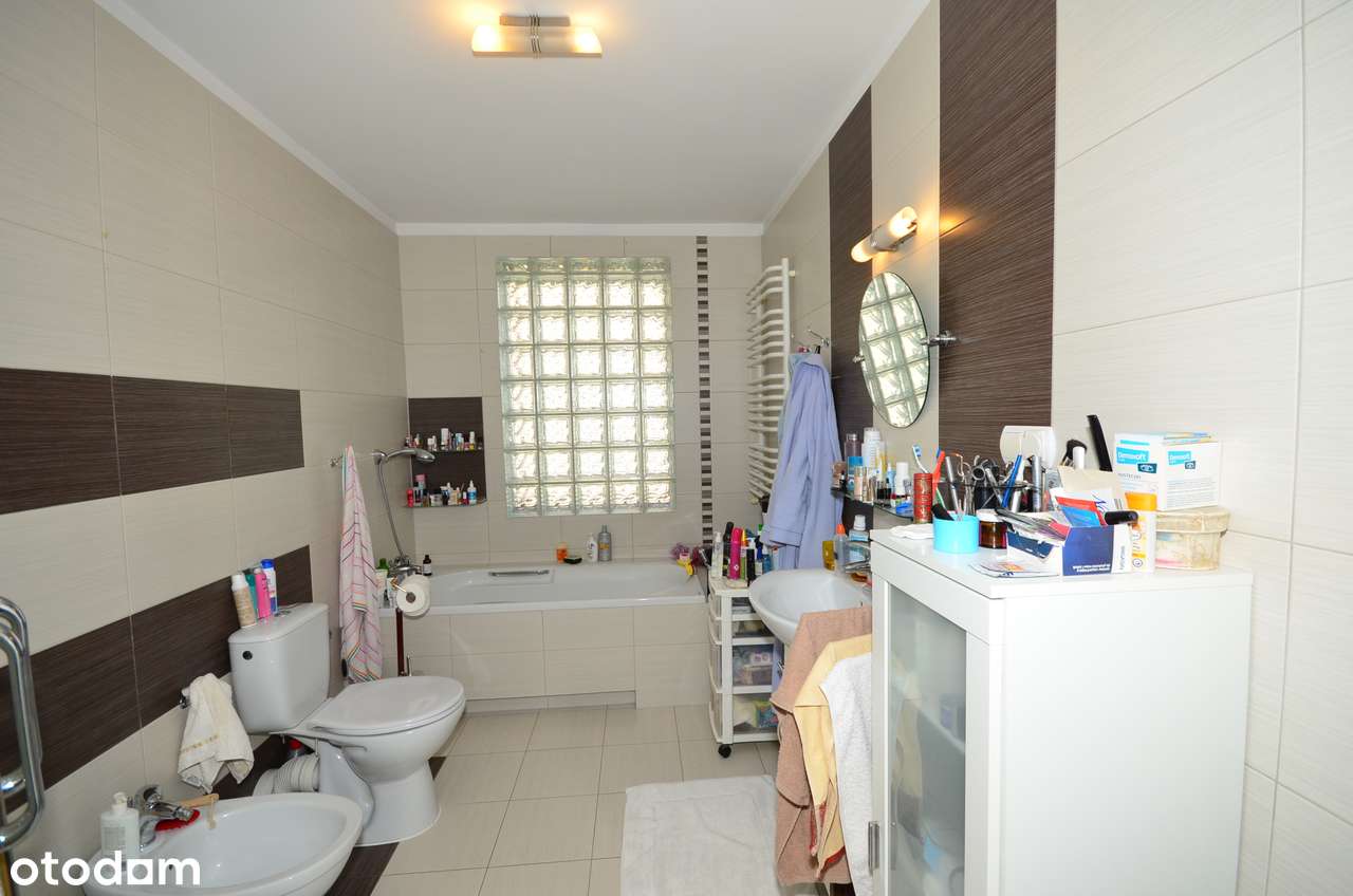 Budynek mieszkalny z częścią usługową.-3