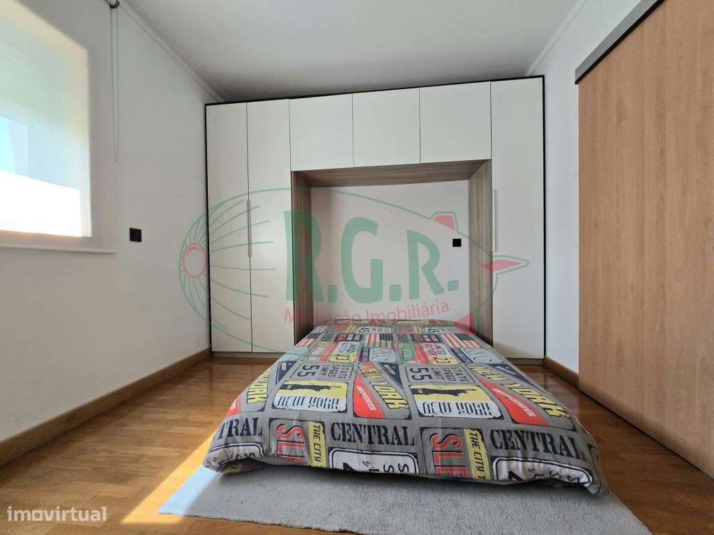 Apartamento T2| Lg Garagem 2 Carros | Localização Central São Cosme-37
