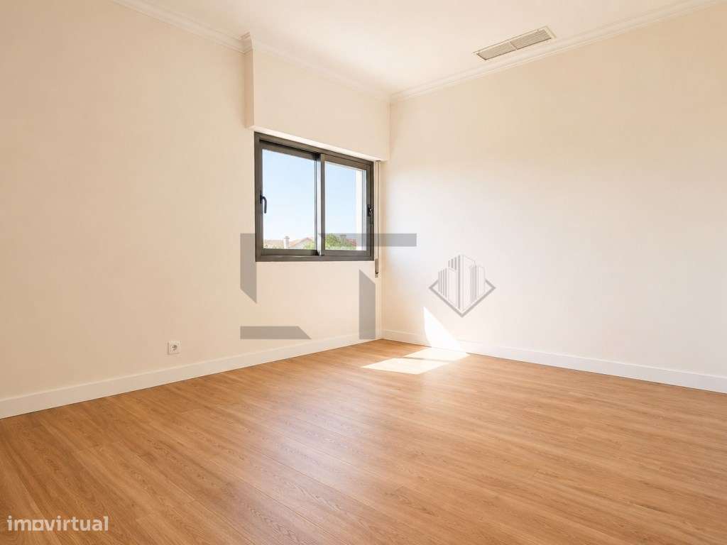 Moradia T4 em Banda totalmente Renovada com Garagem, para Venda na ...-32