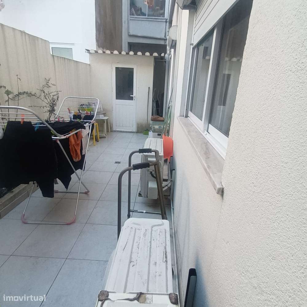 T2 com terraço no Bairro Rêgo em Lisboa-6