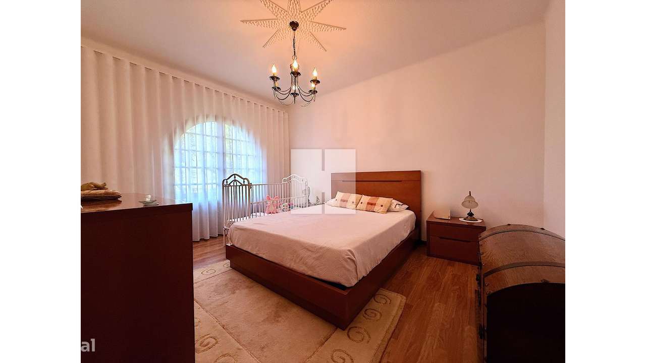 Moradia c/ Terreno e Jardim-38