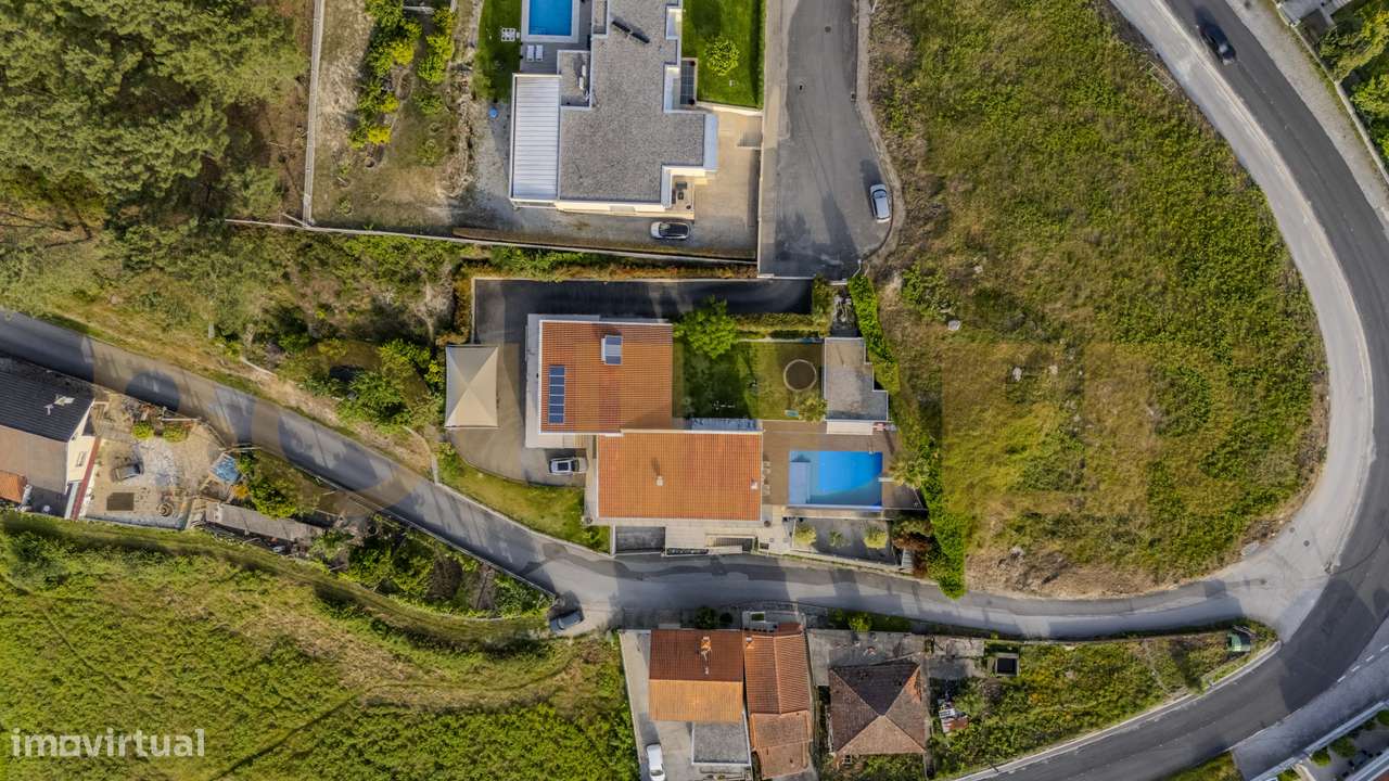 Moradia T6 em Taíde-3