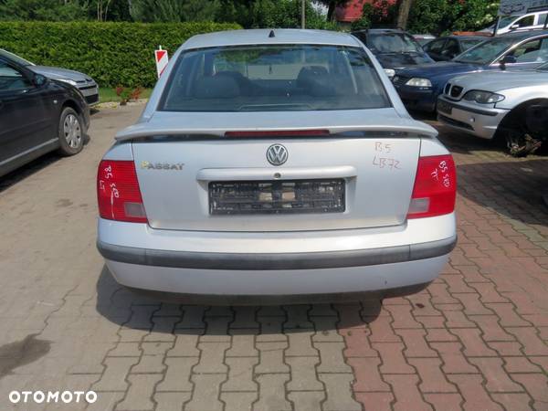 VOLKSWAGEN PASSAT B5 SEDAN 1997 LB7Z 1.6 8V AHL 101KM DCN SREBRNY na części - 4