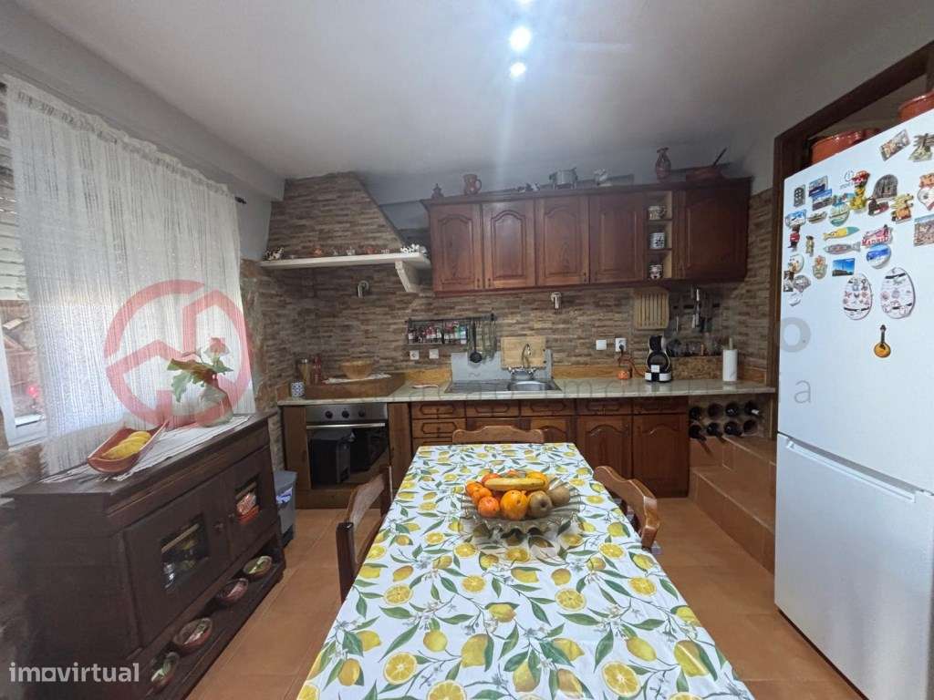 Moradia com dois apartamentos independentes no Laranjeiro, Almada-8