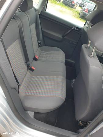 Volkswagen Polo 1.4 TDI Comfortline - 10