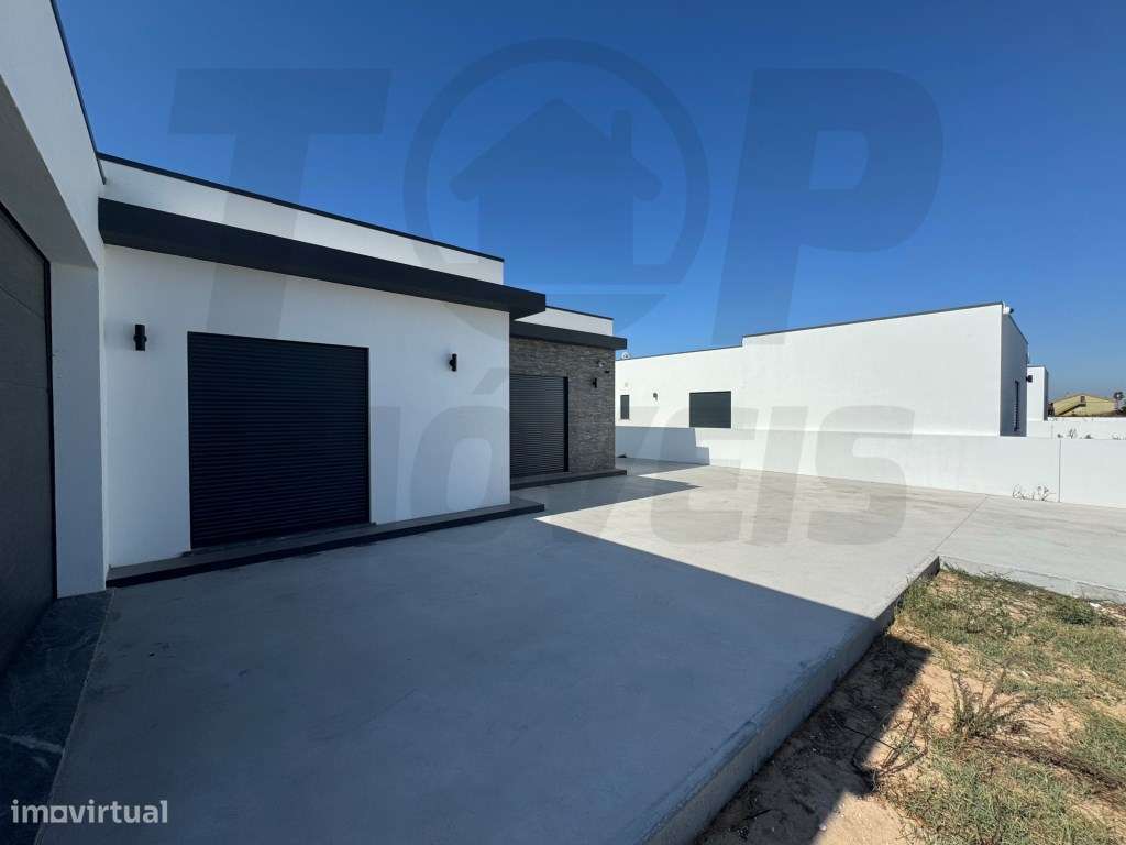 Moradia V3 Contemporânea NOVA - Foros de Salvaterra - 385.000€ - Grande imagem: 5/13