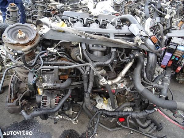Motor Opel Vivaro 2.5CDTI din 2005 fara anexe - 1