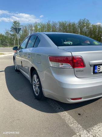 Toyota Avensis 1.6 Executiv - 7