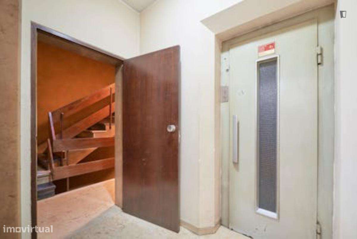 Quarto - localizado em Entrecampos Lisbon - Grande imagem: 5/7