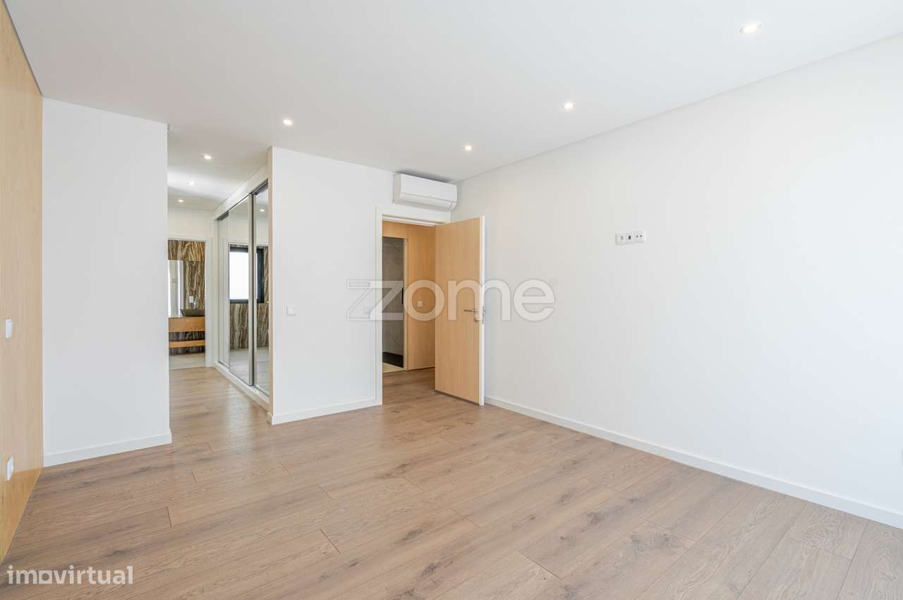 Apartamento T3 Penthouse com Vista Mar e Cidade no Caniço-34