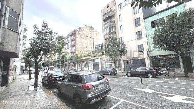 Apartamento T2 | Boavista | junto à Rotunda | Totalmente restaurado-24