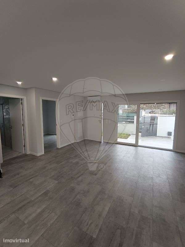 Moradia T5 para venda - Grande imagem: 2/19