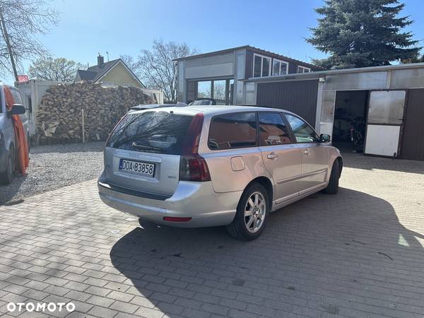 Volvo V50 2.0D R-Design Momentum - 11