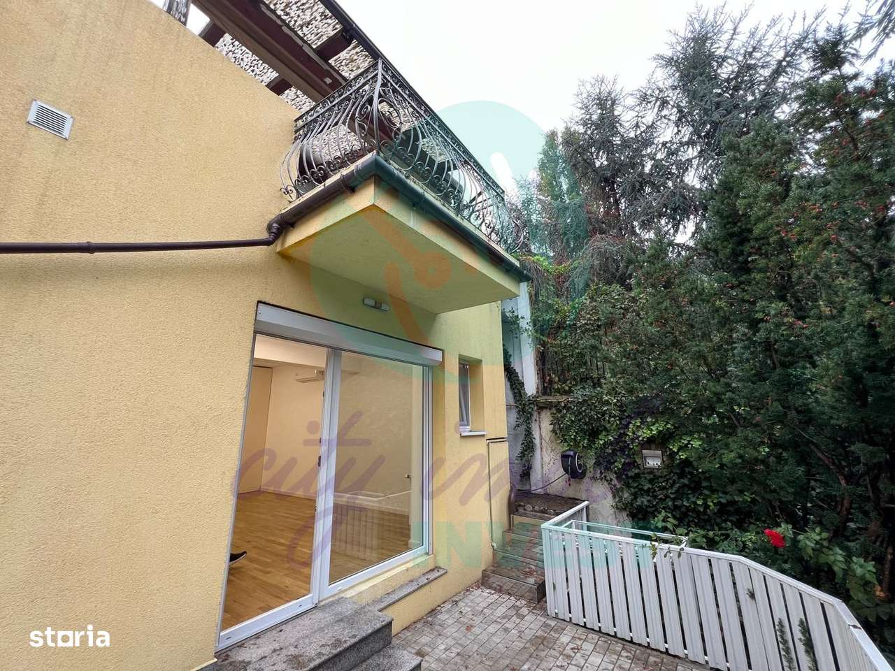 Apartament cochet cu gradina propriu - ultracentral, Piata Unirii