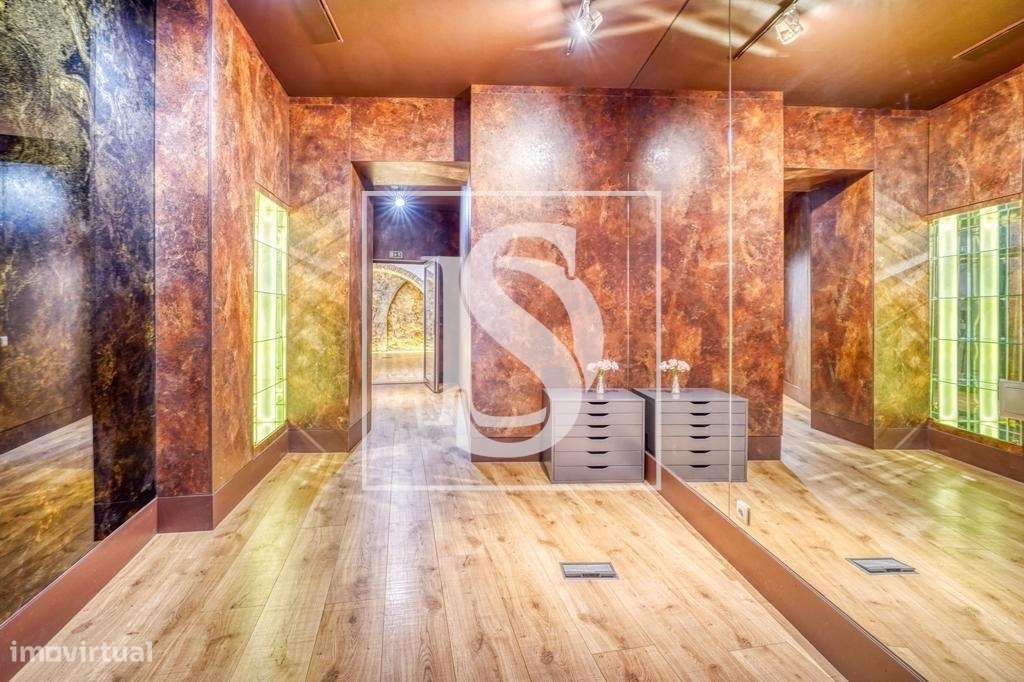 Ativo Comercial Arrendado em Alfama | Yield 5,1% | Investimento-11