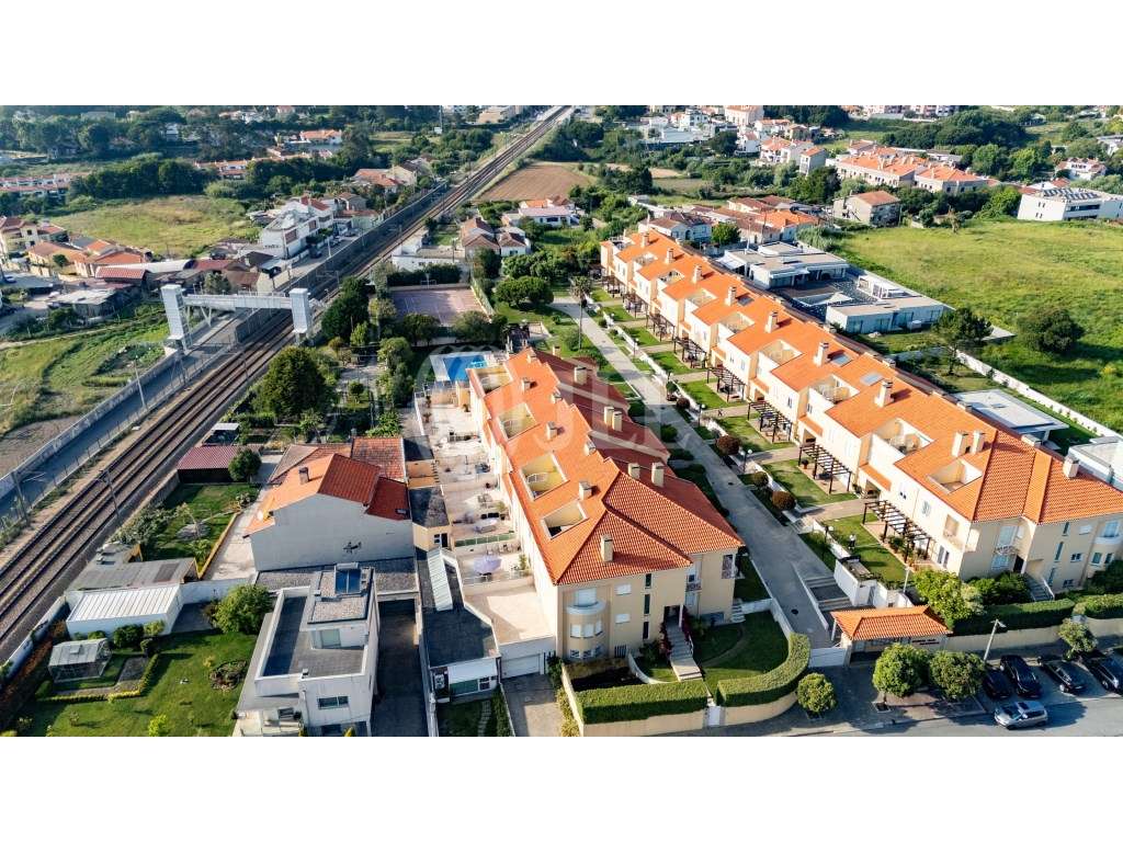 Moradia T4 em condomínio em Gulpilhares Porto-31