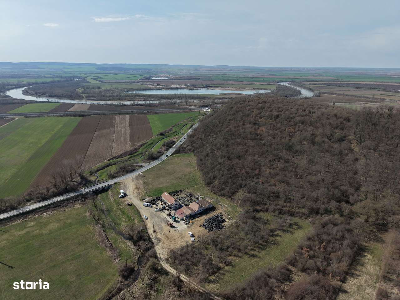 Oportunitate Investitie! Proprietate comerciala/industriala în Paulis-1